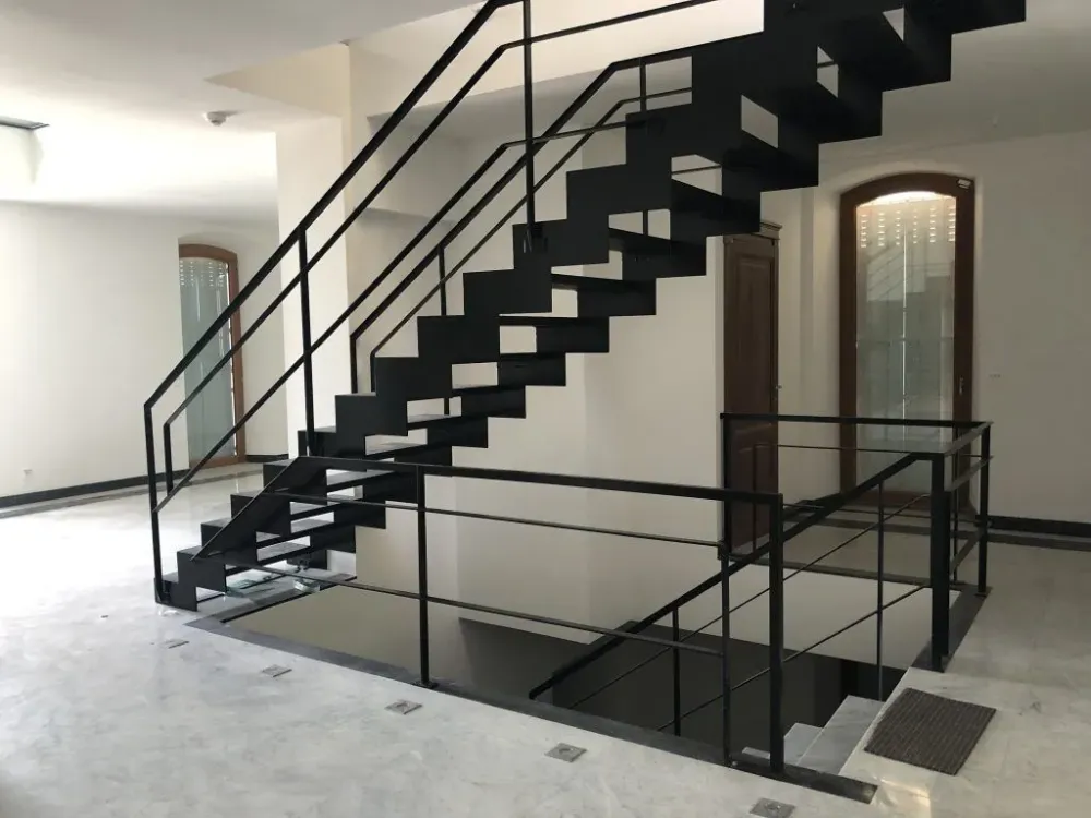 Escaliers acier