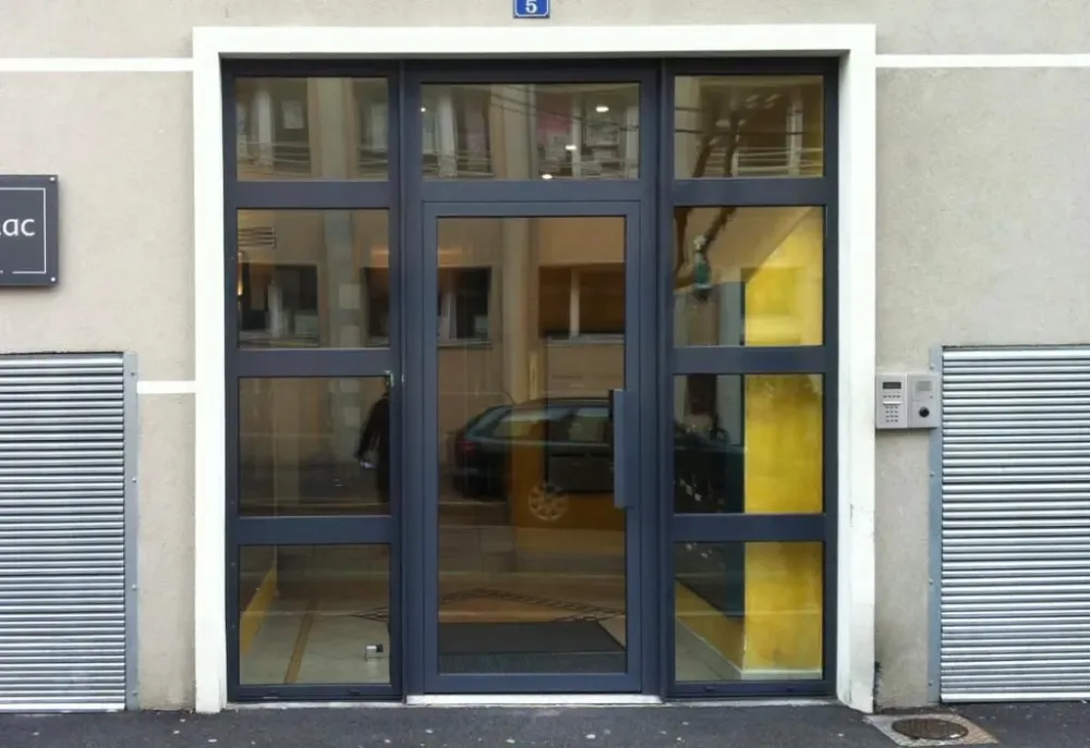 Portes blanches